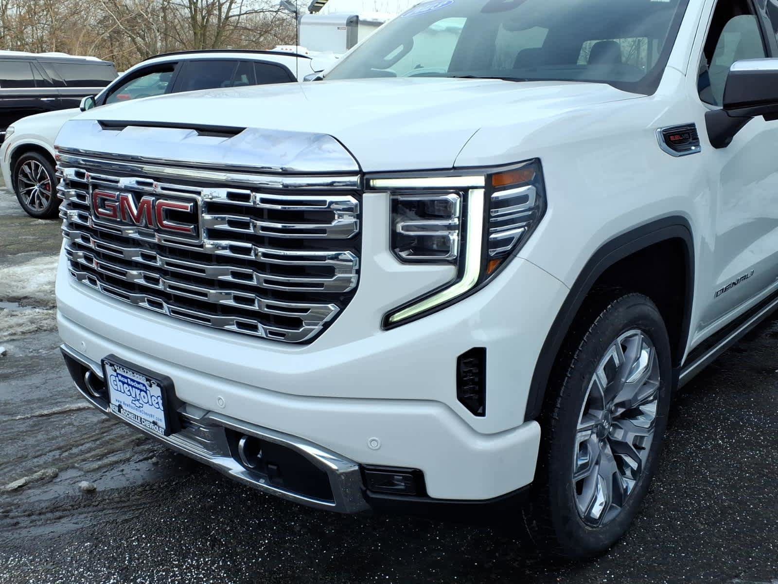 Certified 2023 GMC Sierra 1500 Denali w/ Denali Reserve Package AWD/4WD image 7