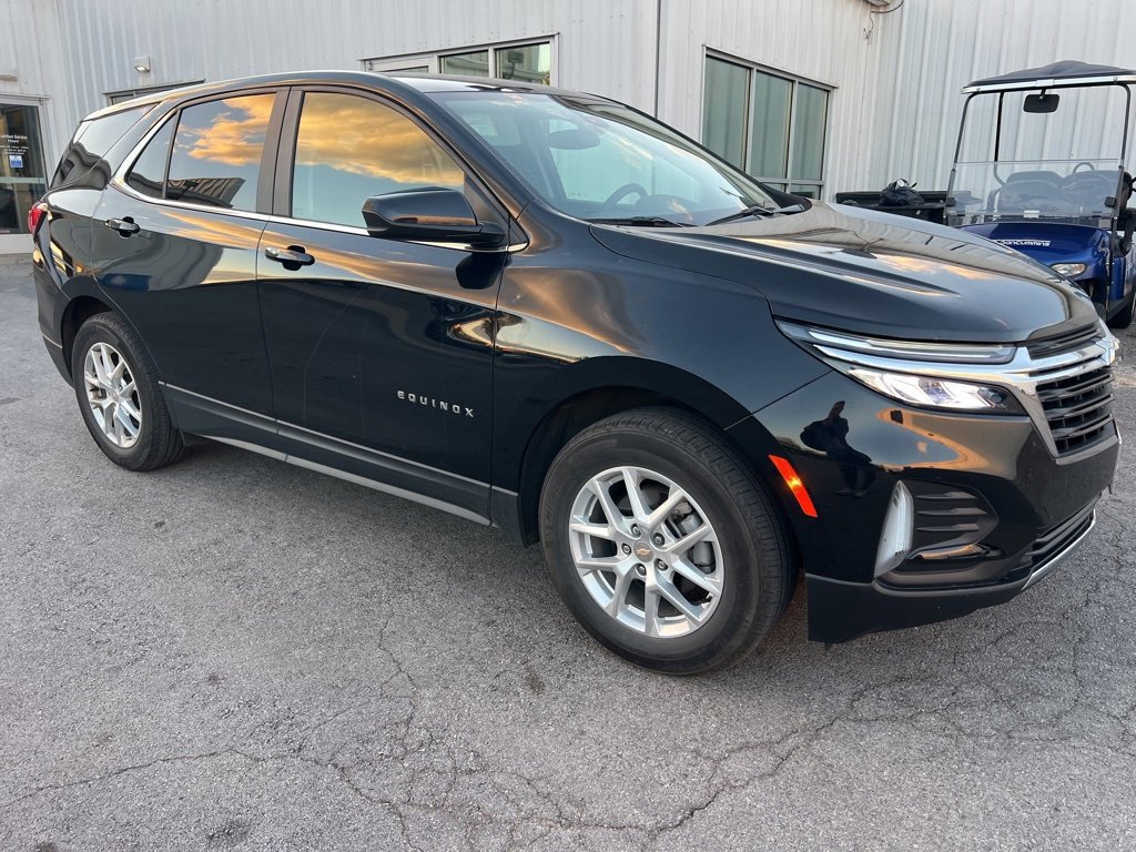 Used 2023 Chevrolet Equinox LT image 3