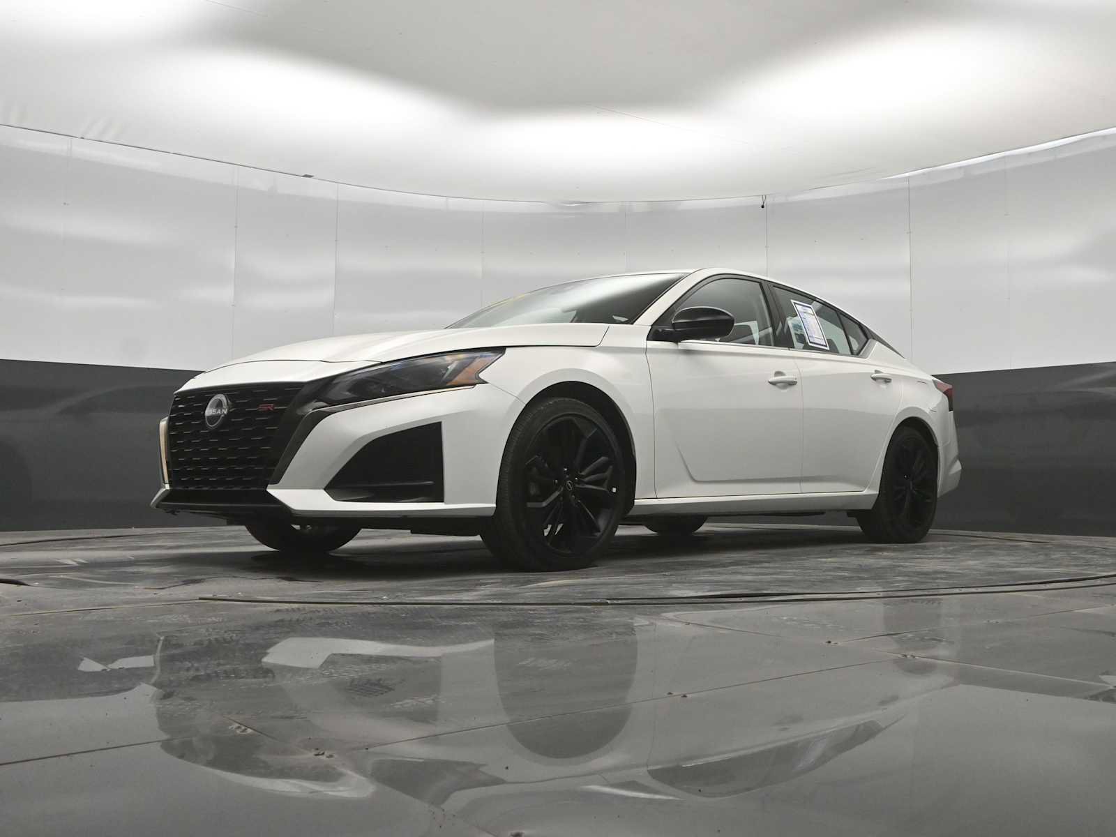 Used 2025 Nissan Altima 2.5 SR FWD image 39