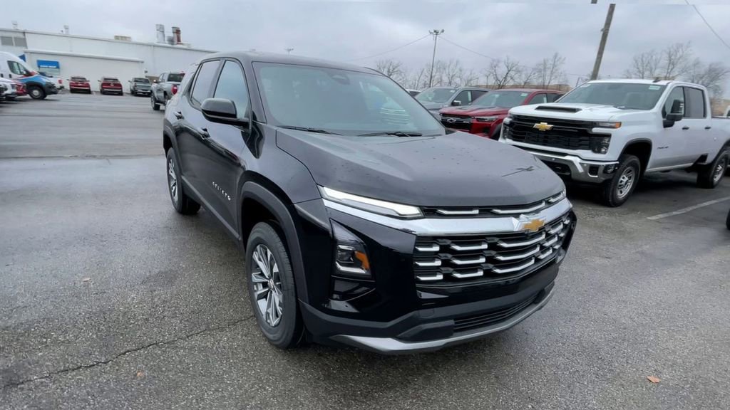New 2026 Chevrolet Equinox LT w/ Convenience Package II FWD image 4
