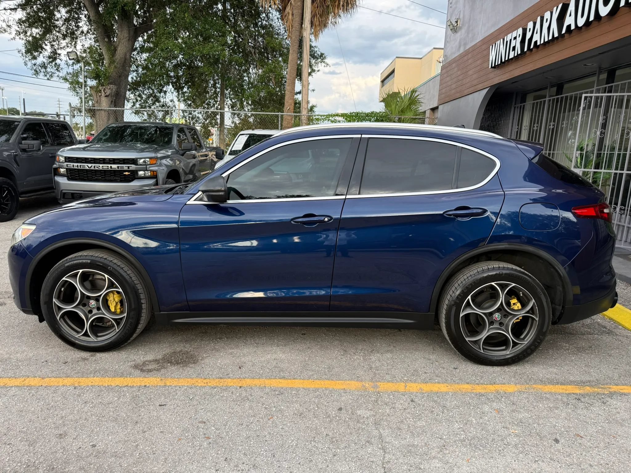 Used 2018 Alfa Romeo Stelvio AWD image 5