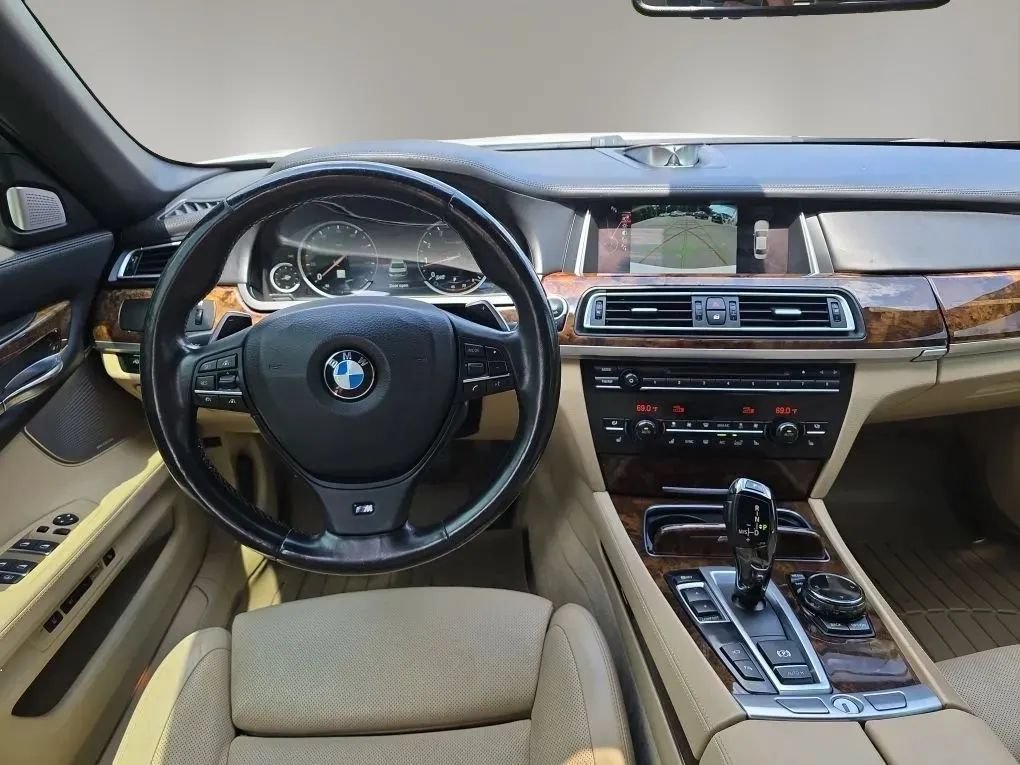Used 2015 BMW 750Li RWD image 13