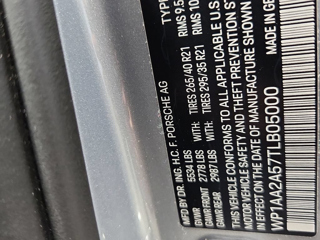 Certified 2026 Porsche Macan AWD/4WD image 28