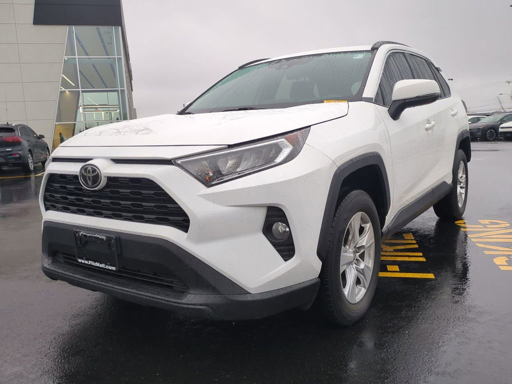 Used 2021 Toyota RAV4 XLE image 8