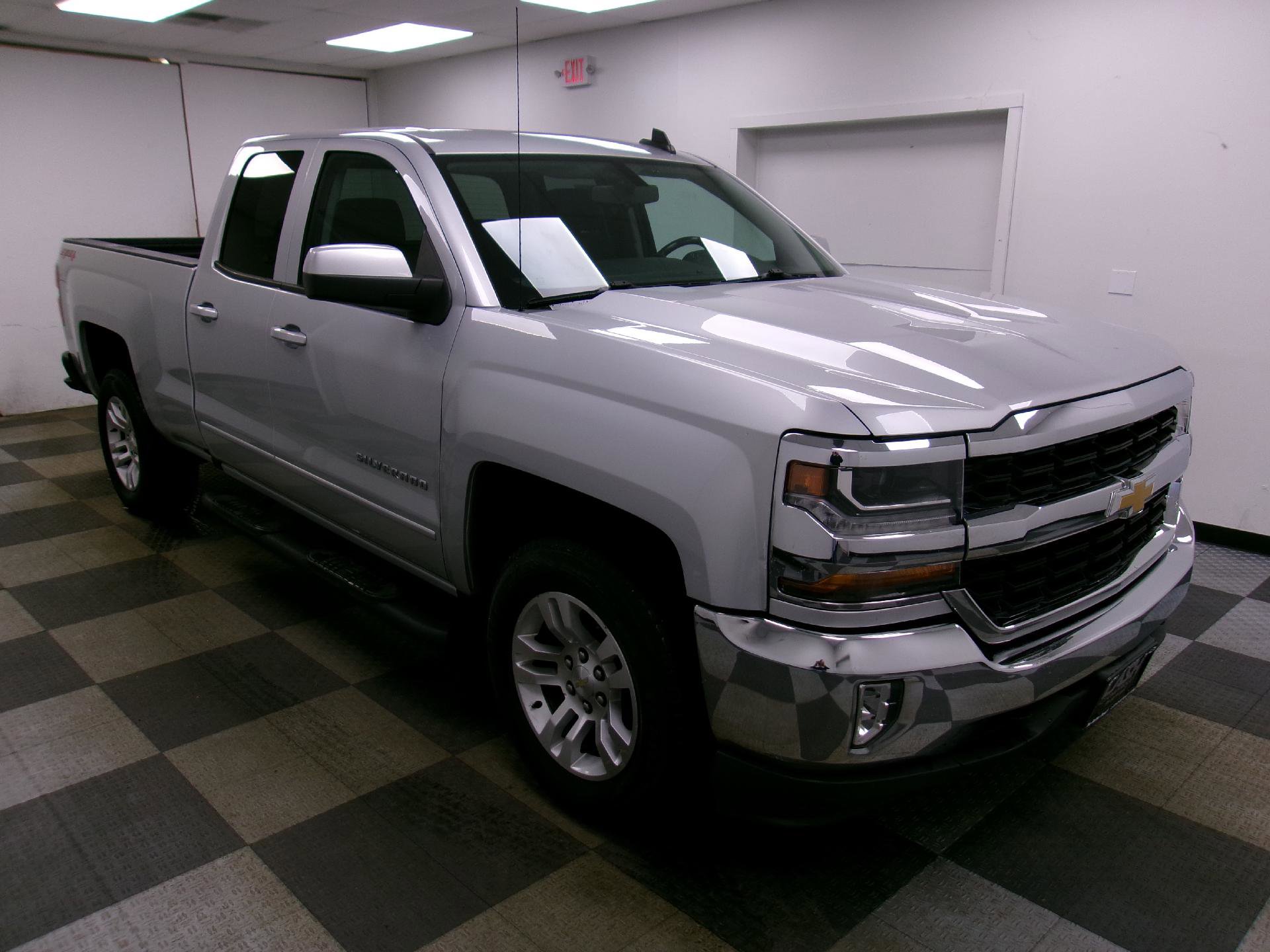 Used 2018 Chevrolet Silverado 1500 LT w/ All Star Edition image 13