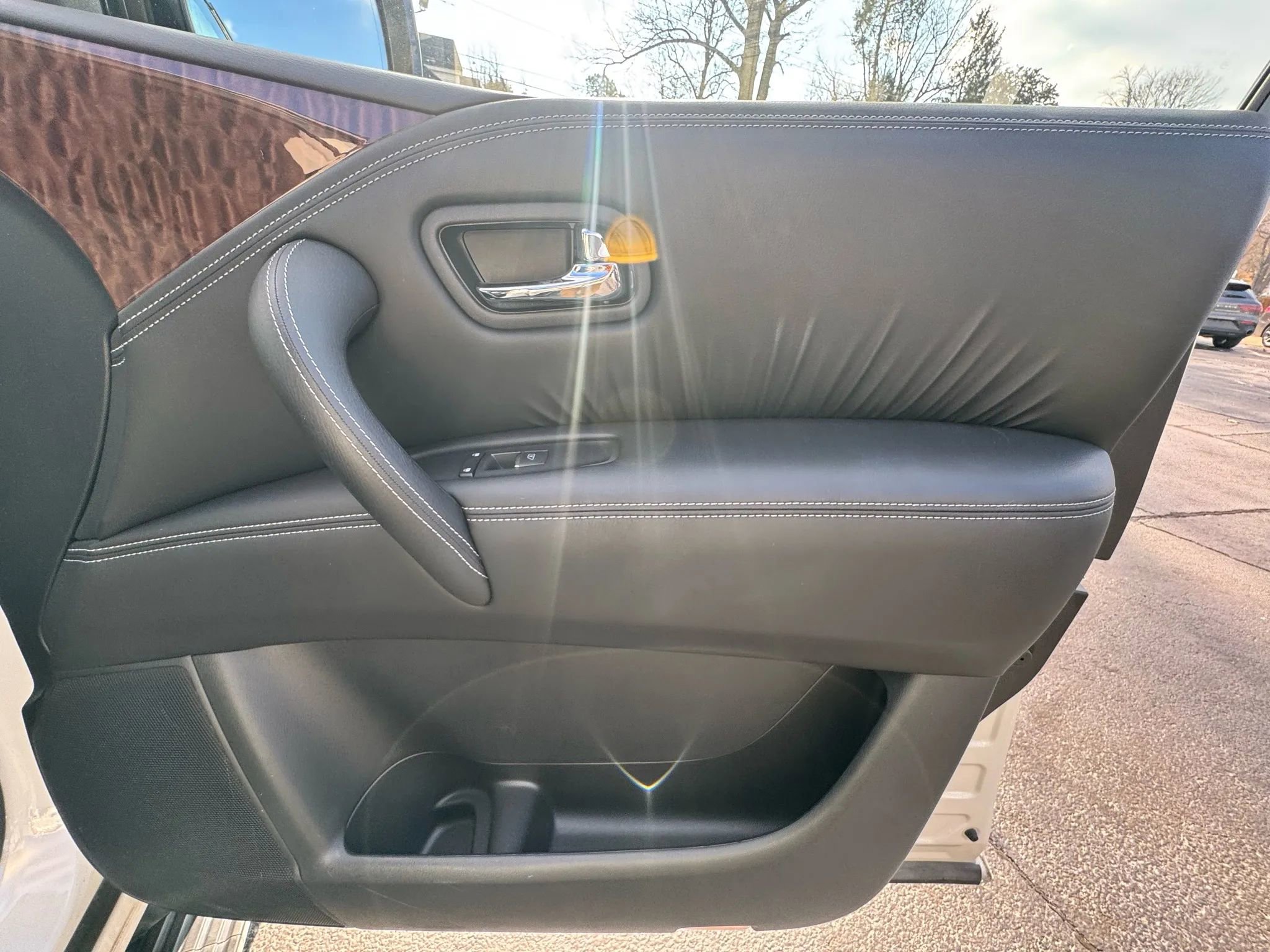 Used 2020 Nissan Armada Platinum w/ Captain's Chairs Package image 31