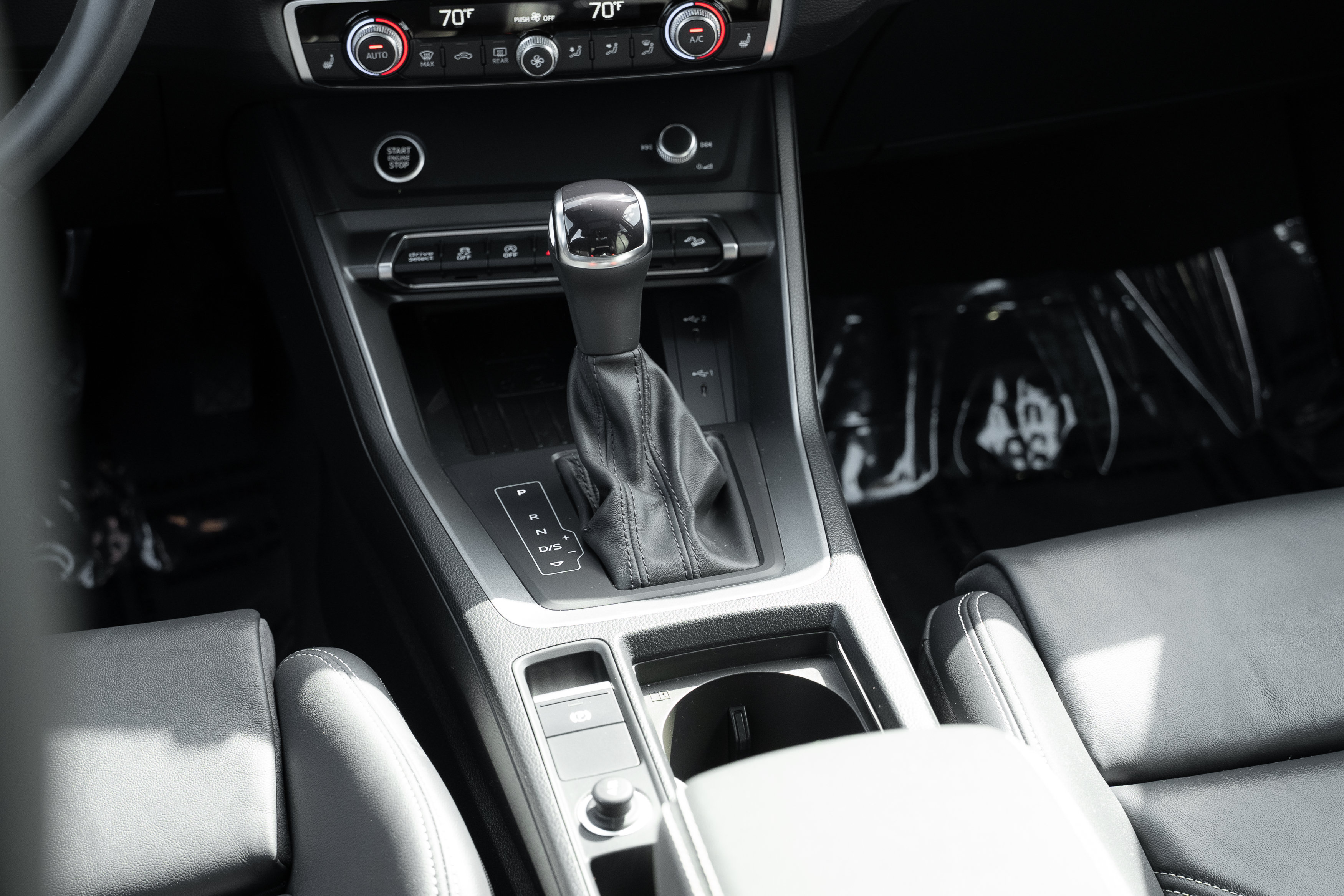 Certified 2025 Audi Q3 2.0T Premium w/ Convenience Package AWD/4WD image 11