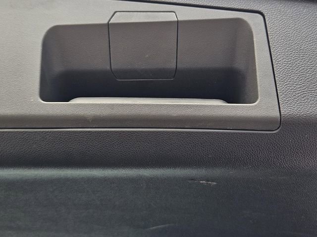 Used 2019 Cadillac XT4 Luxury w/ Cold Weather Package image 13