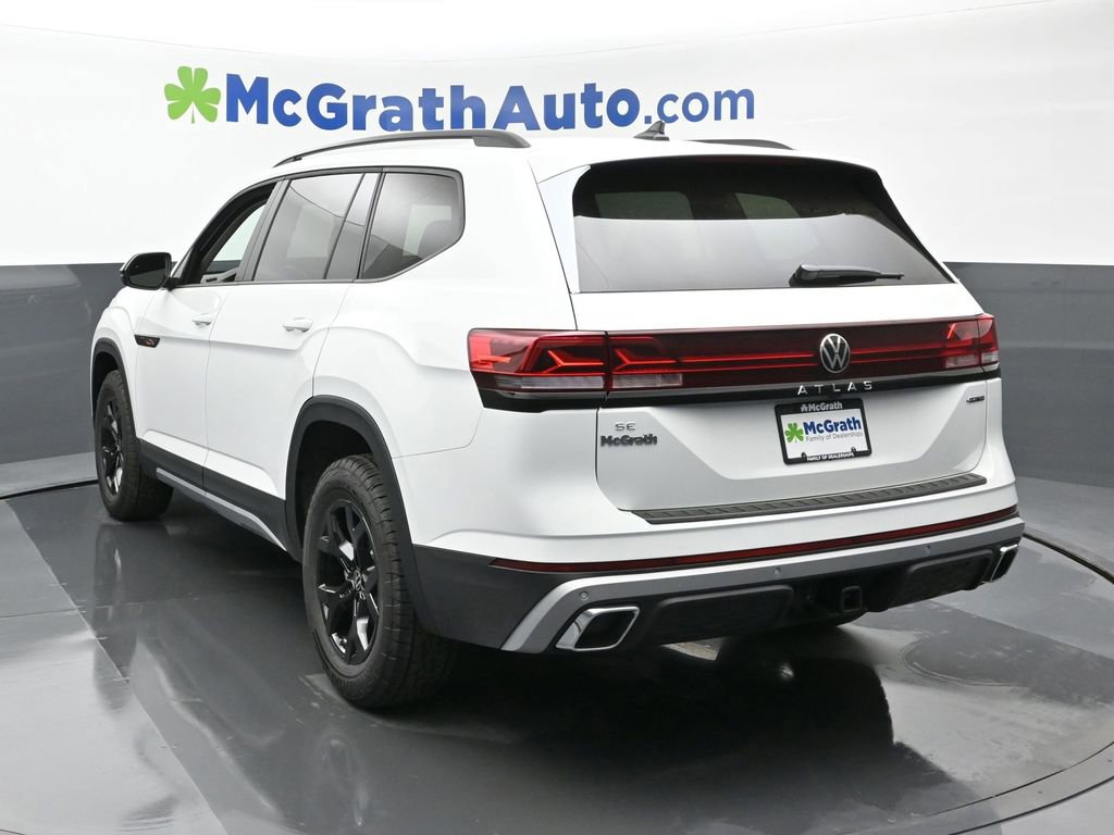 Used 2024 Volkswagen Atlas Peak Edition SE image 25