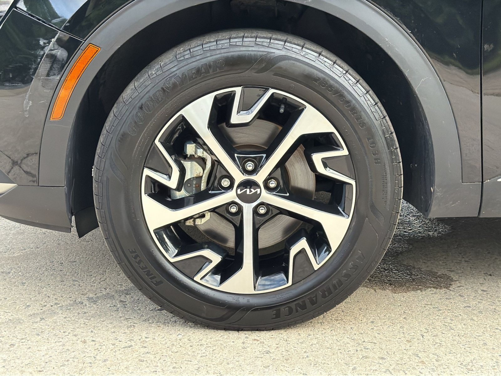 Used 2023 Kia Sportage EX AWD/4WD image 16