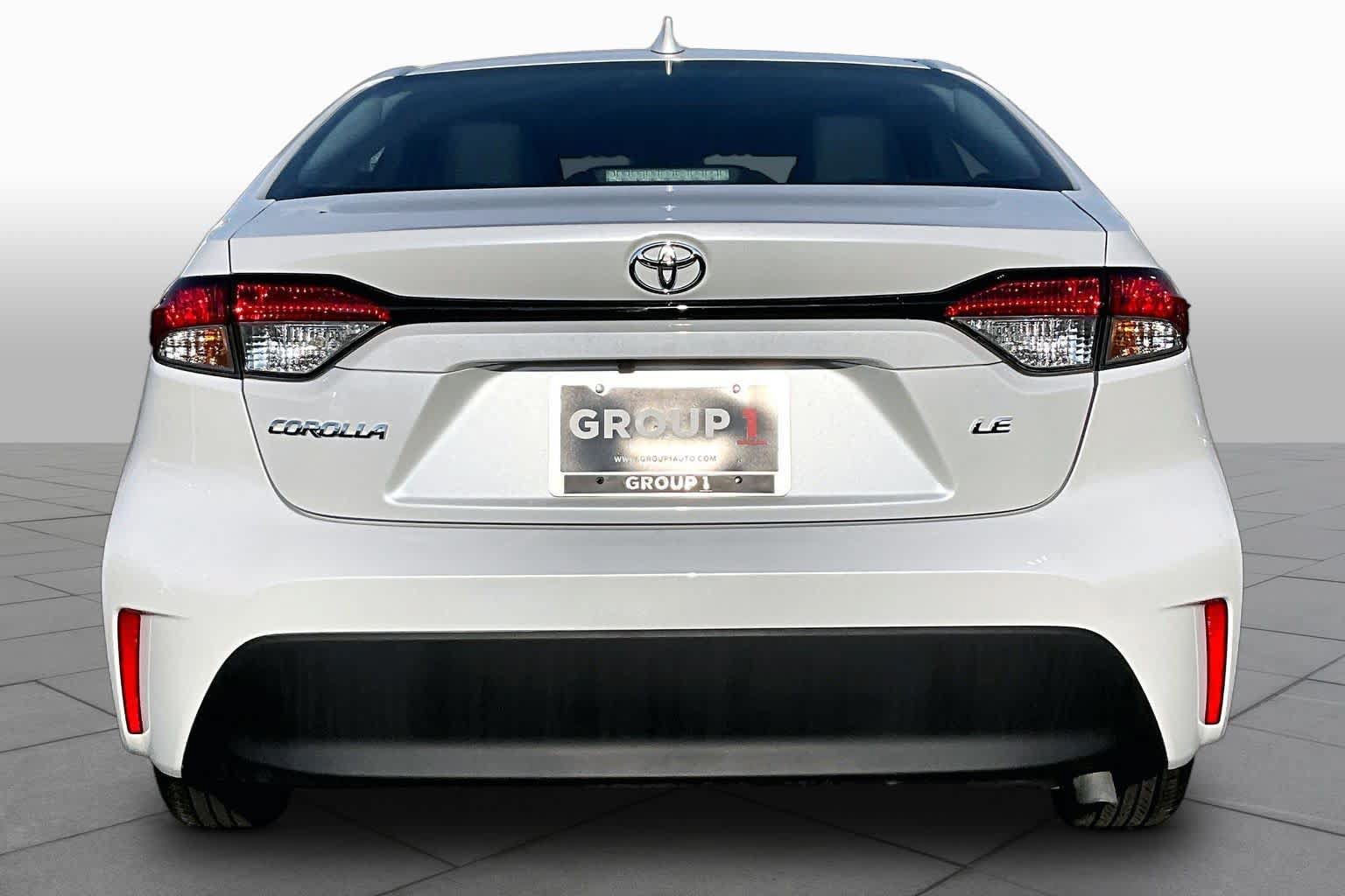 Used 2025 Toyota Corolla LE FWD image 5