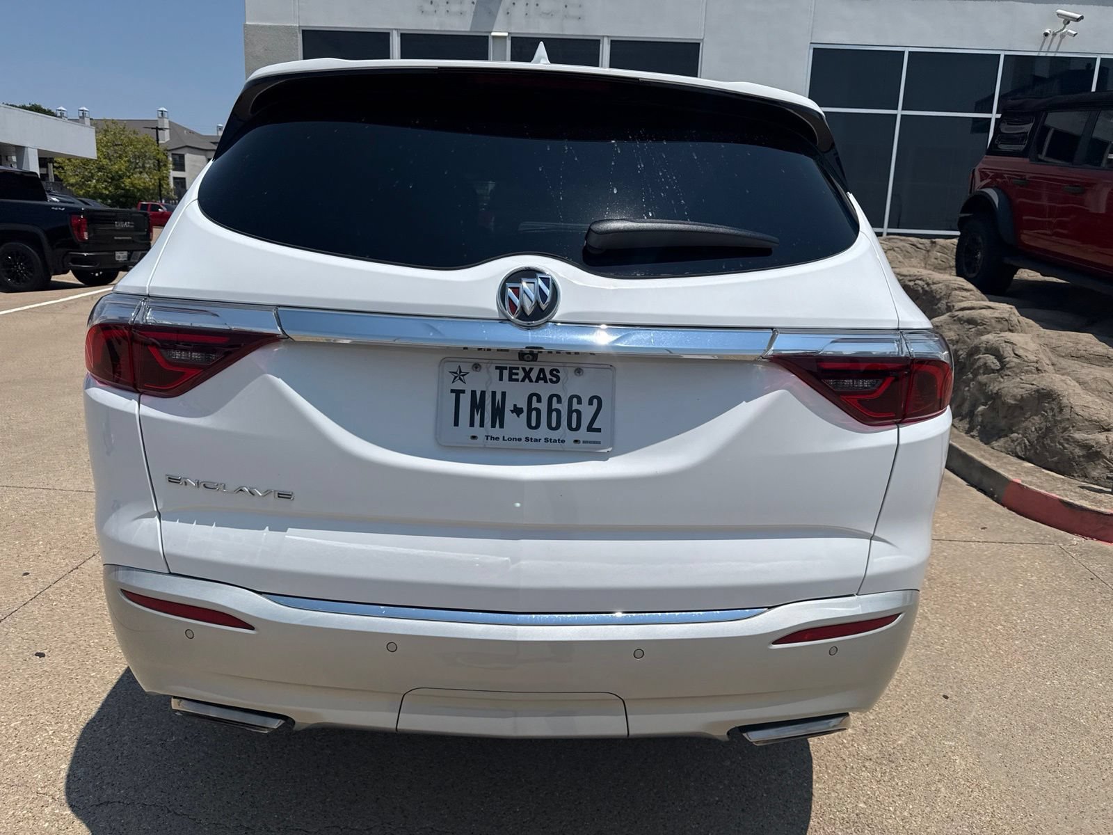 Used 2024 Buick Enclave Essence FWD image 7