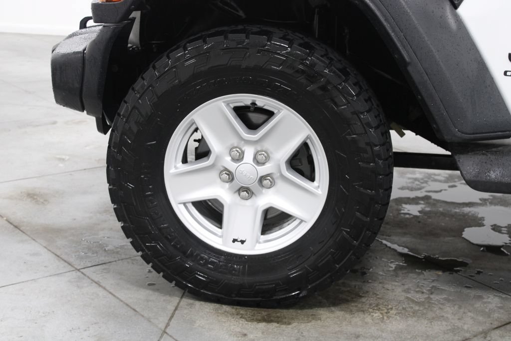 Used 2020 Jeep Gladiator Sport w/ Quick Order Package 24S AWD/4WD image 23