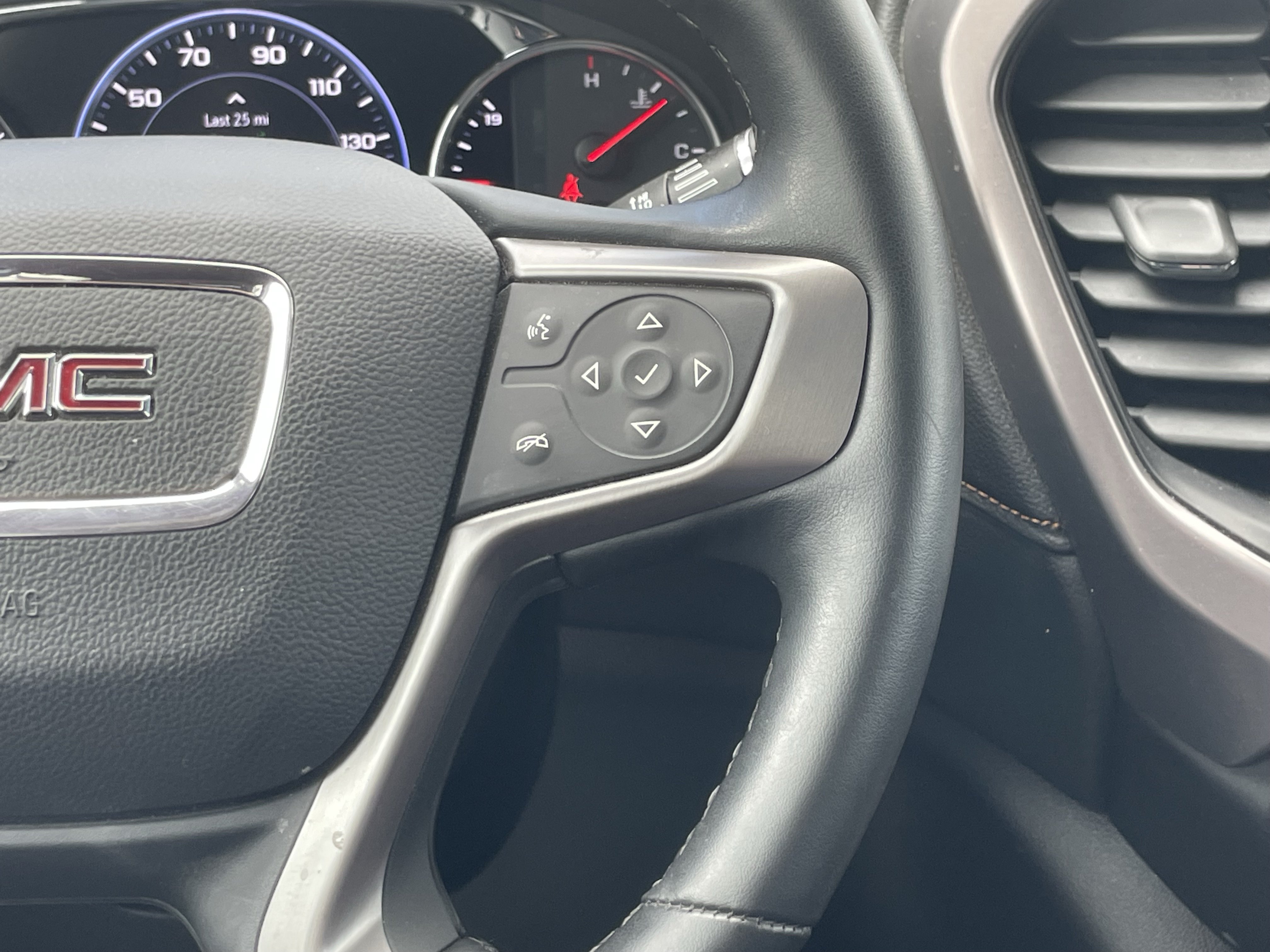 Used 2023 GMC Acadia AT4 w/ Technology Package AWD/4WD image 20