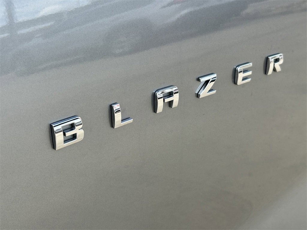 Used 2025 Chevrolet Blazer LT image 10
