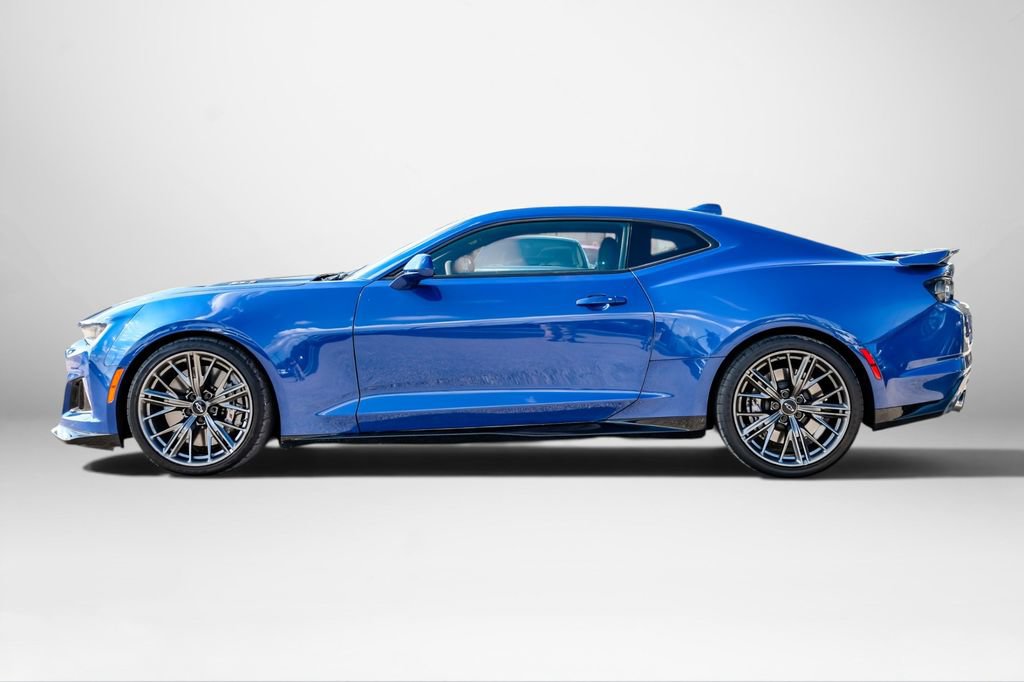 Used 2022 Chevrolet Camaro ZL1 RWD image 9