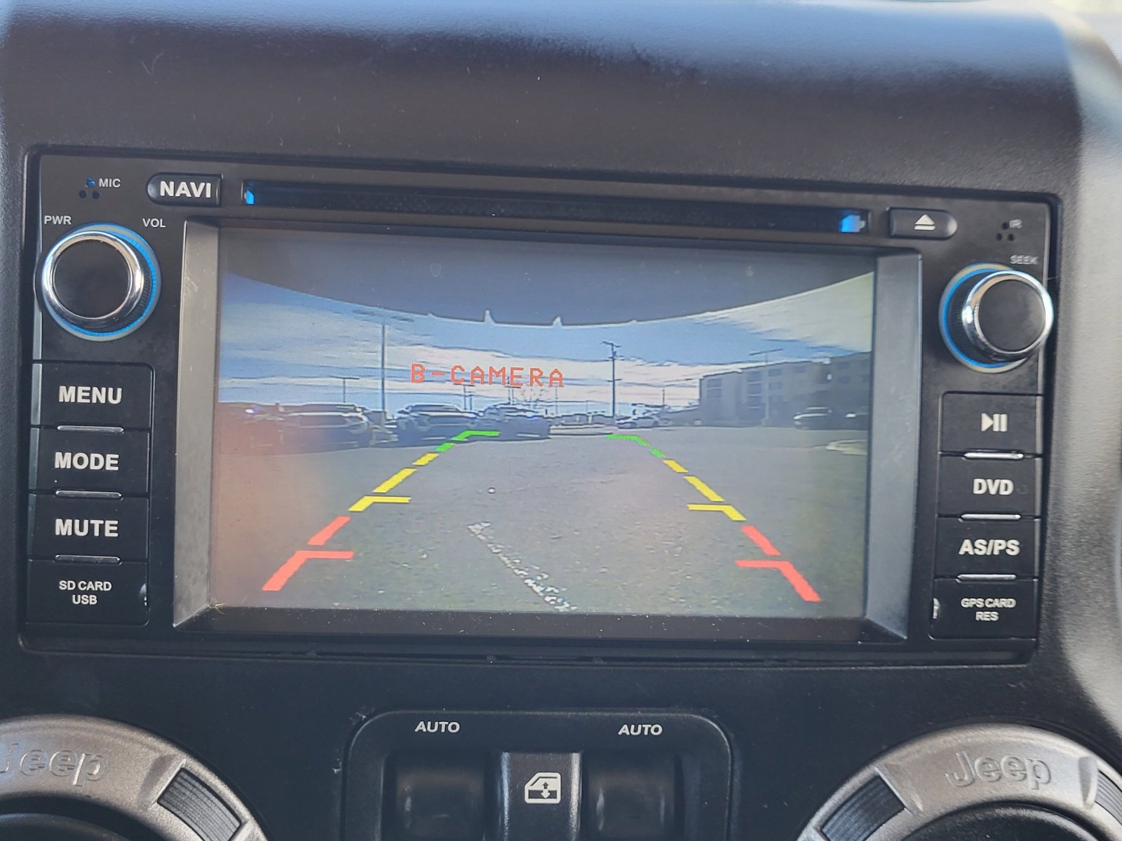 Used 2012 Jeep Wrangler Unlimited Sport image 27