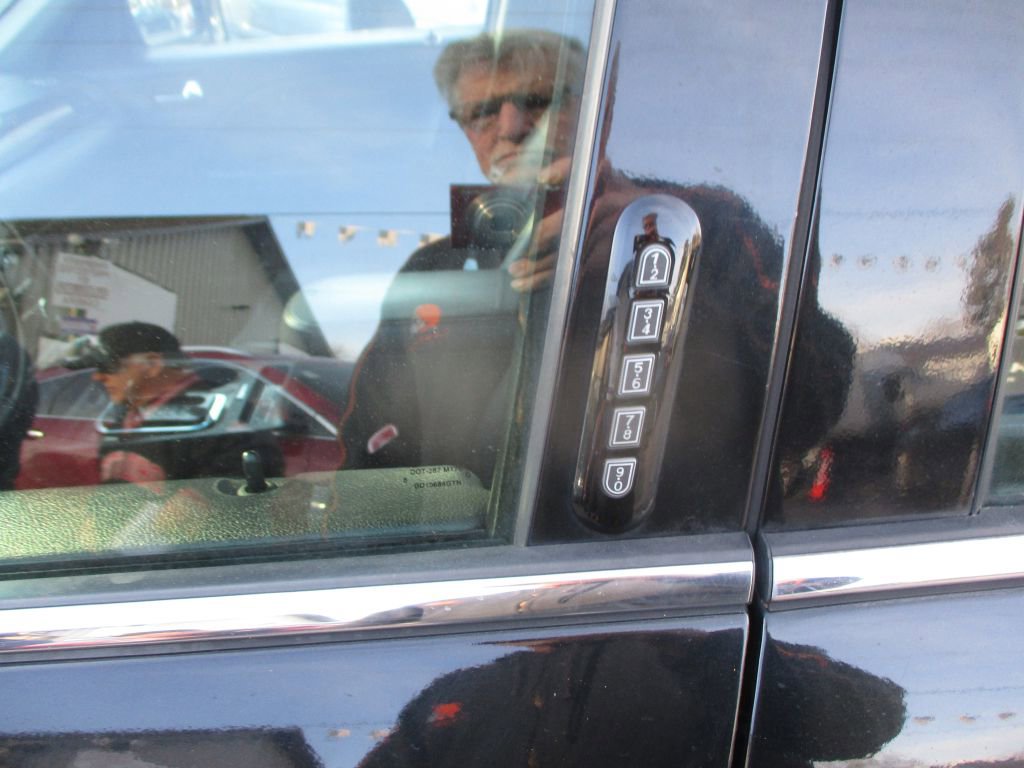 Used 2009 Ford Taurus Limited image 9