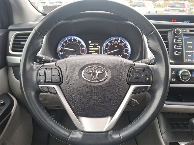 Used 2019 Toyota Highlander XLE image 14