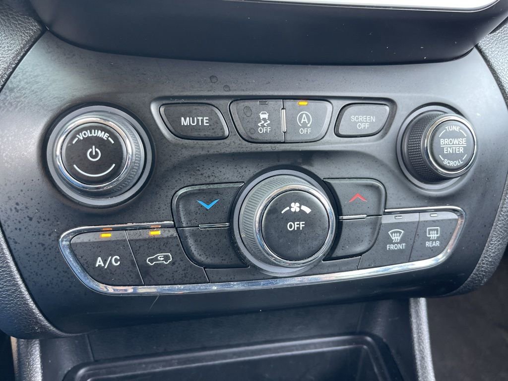 Used 2021 Jeep Cherokee Latitude Lux image 12