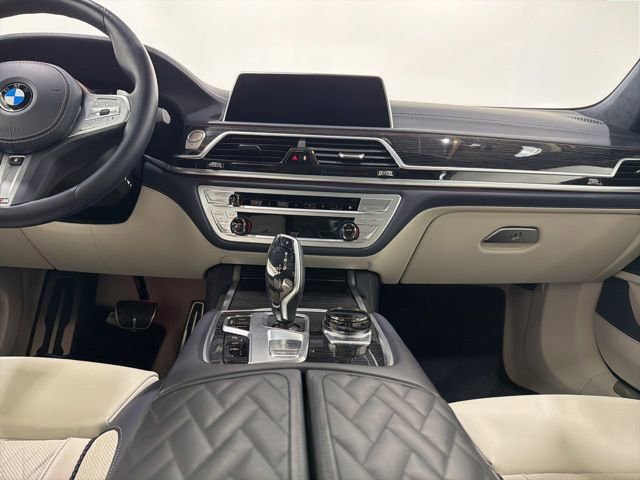 Certified 2022 BMW 750i xDrive w/ Luxury Rear Seating Package AWD/4WD image 35