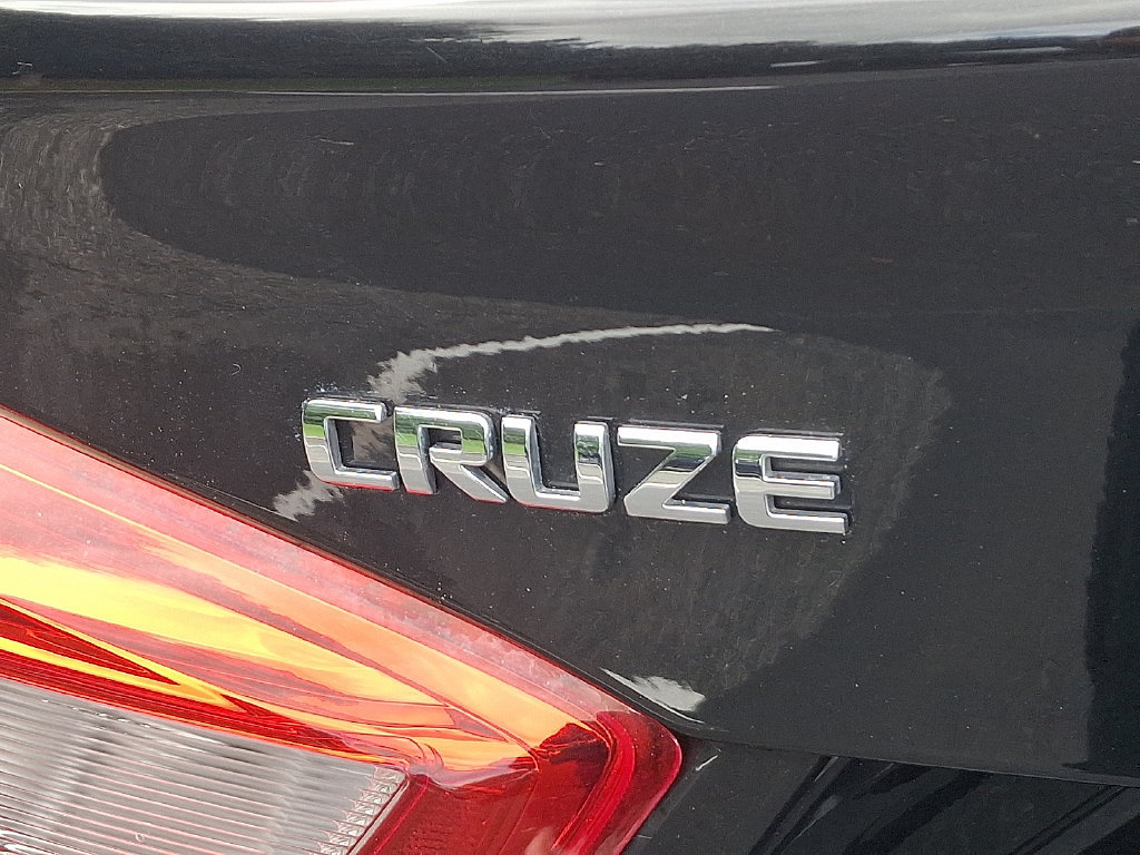 Certified 2017 Chevrolet Cruze LS FWD image 30