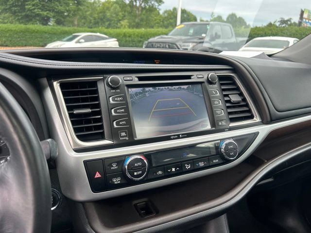 Used 2014 Toyota Highlander Limited FWD image 25