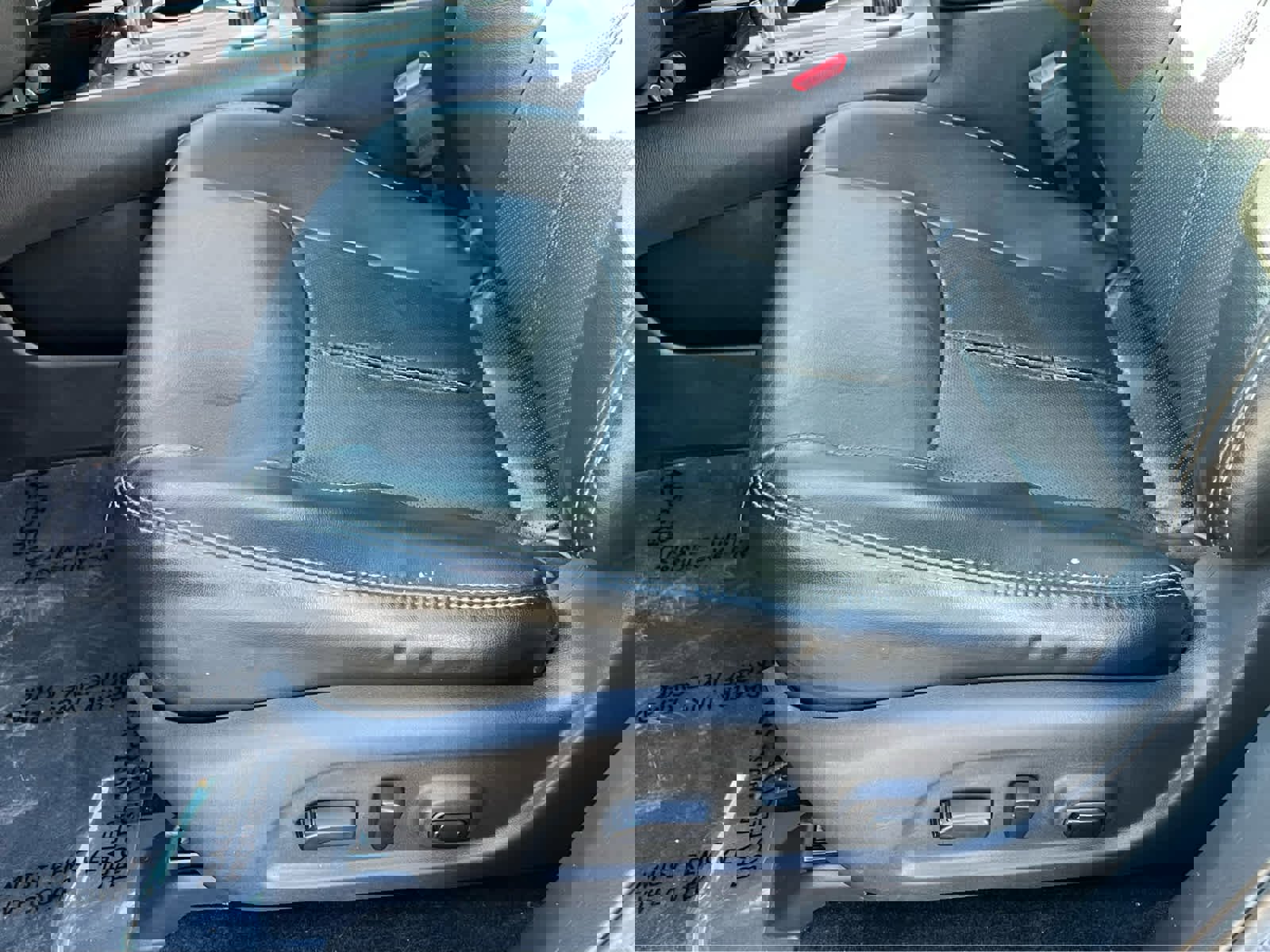 Used 2014 Nissan Pathfinder Platinum image 29