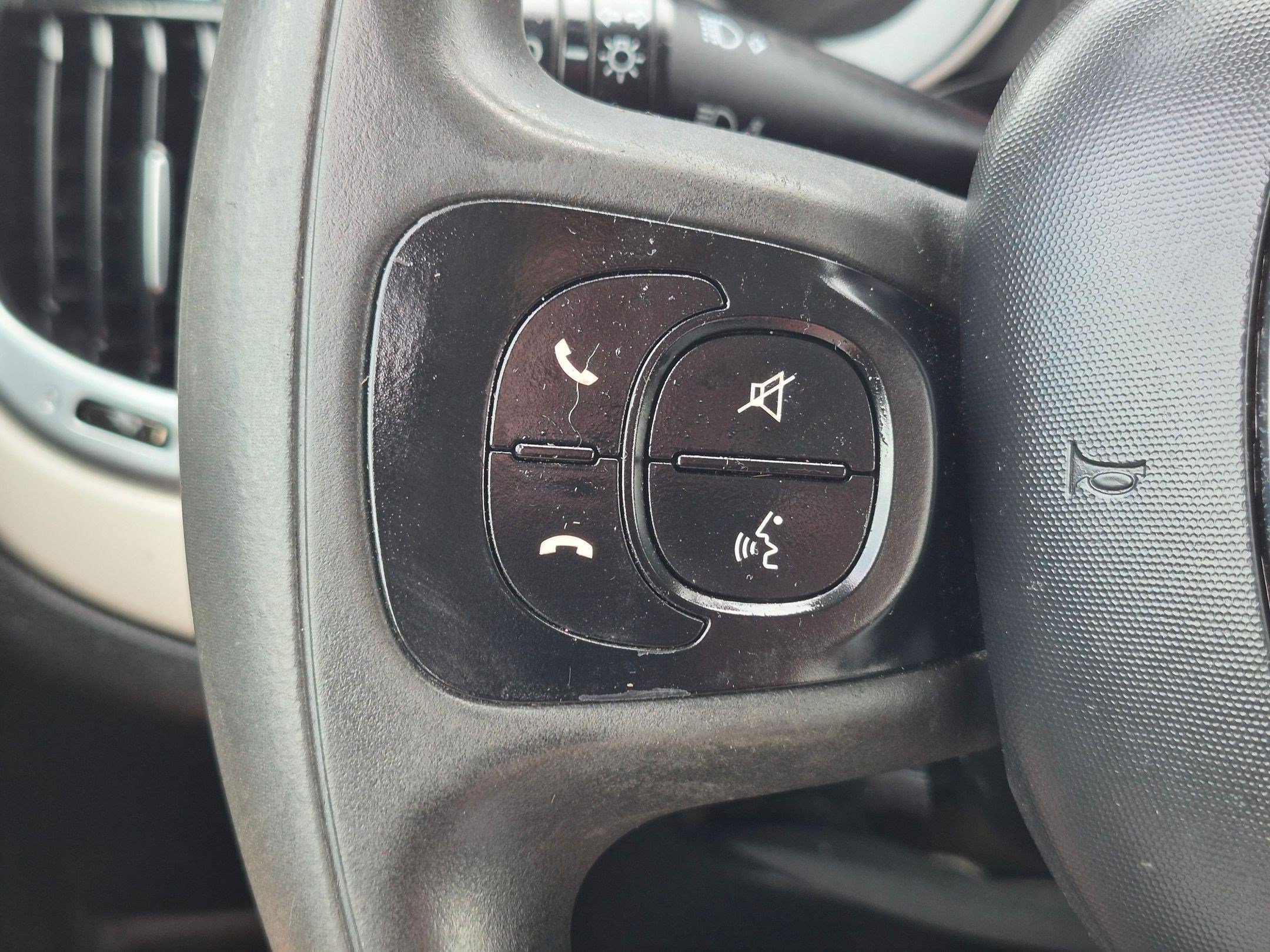 Used 2014 FIAT 500L Pop FWD image 19
