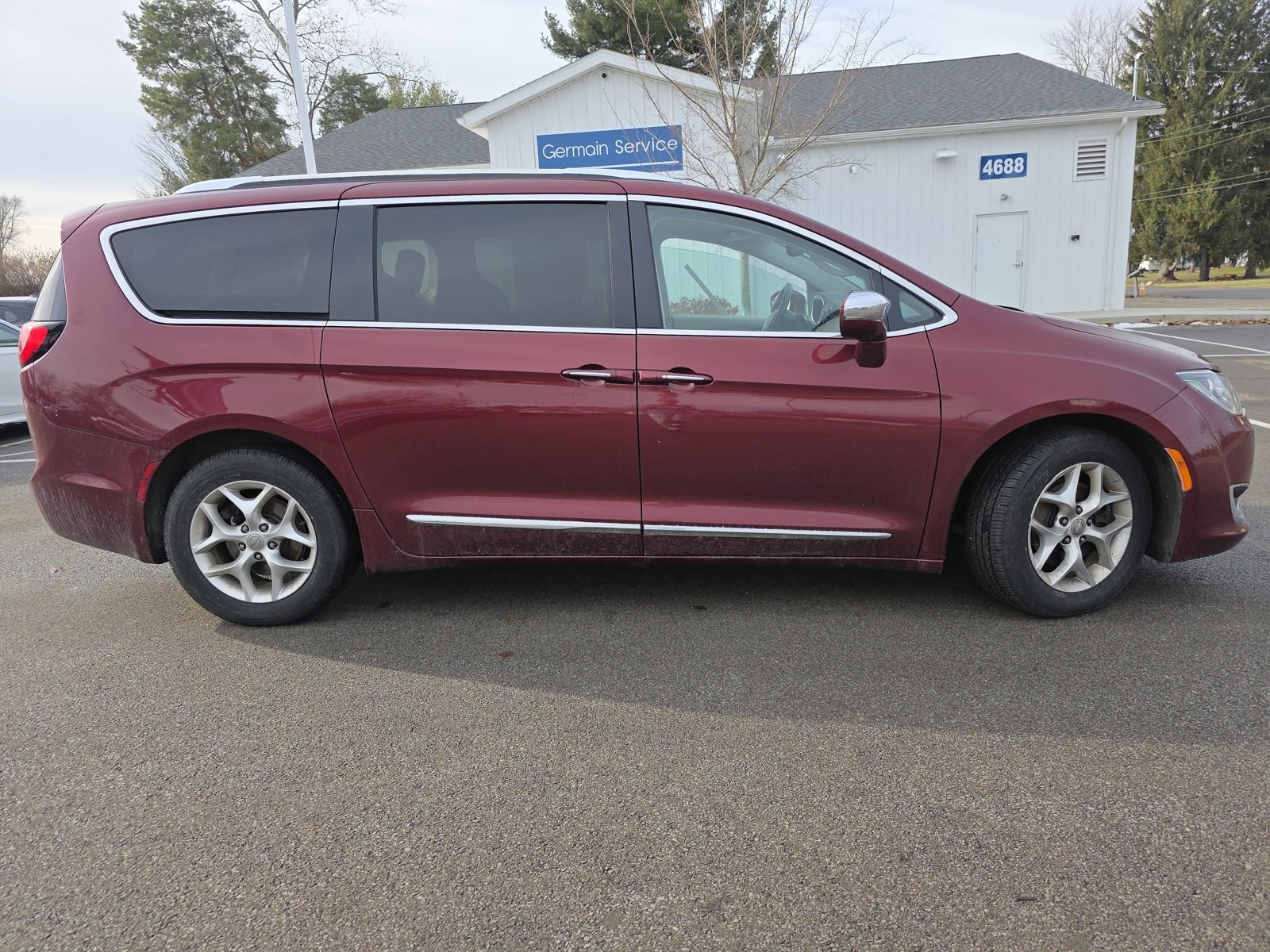 Used 2020 Chrysler Pacifica Limited image 22