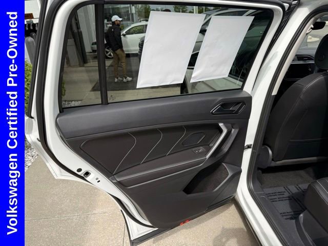 Used 2023 Volkswagen Tiguan SE w/ Panoramic Sunroof Package AWD/4WD image 18