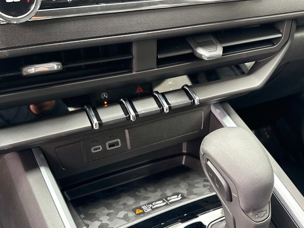 New 2025 Chevrolet Colorado Trail Boss w/ Off-Road Front Bumper Package image 26