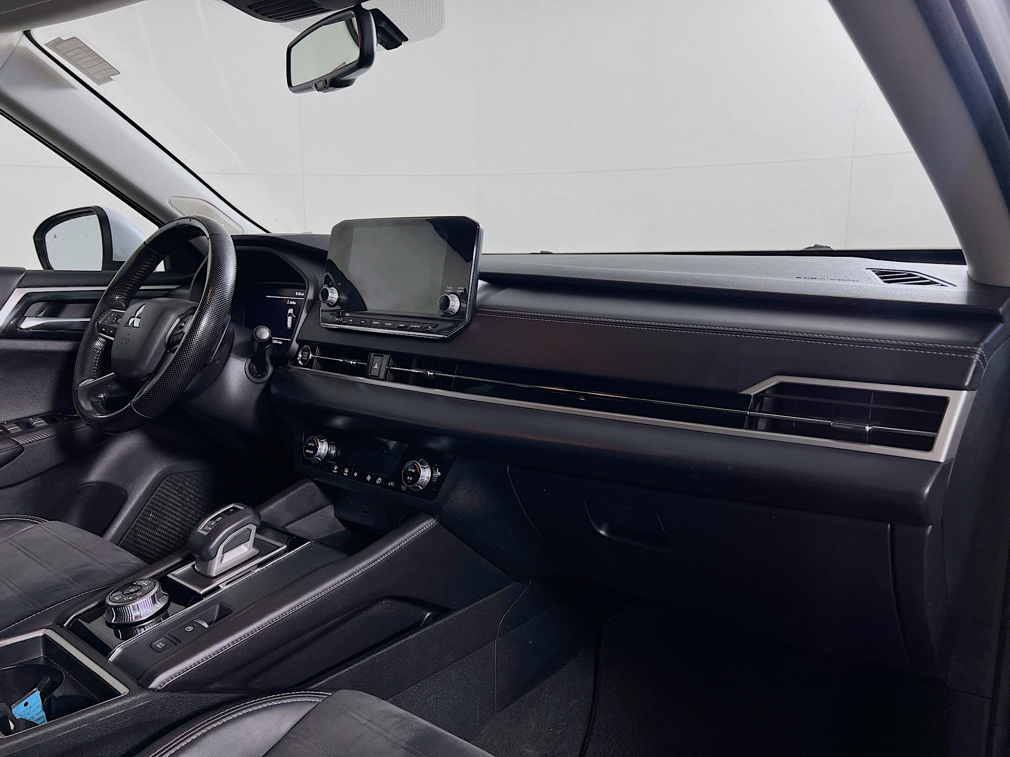 Used 2022 Mitsubishi Outlander SE image 27