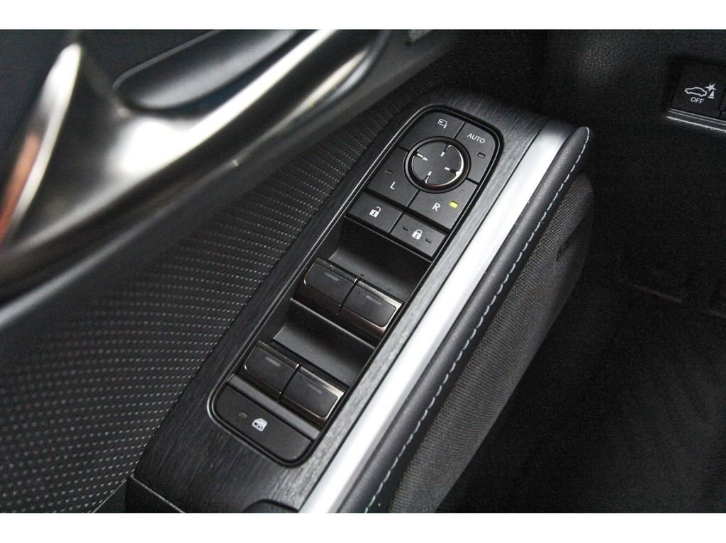 Used 2024 Lexus GX 550 w/ Accessory Package (2T) AWD/4WD image 23