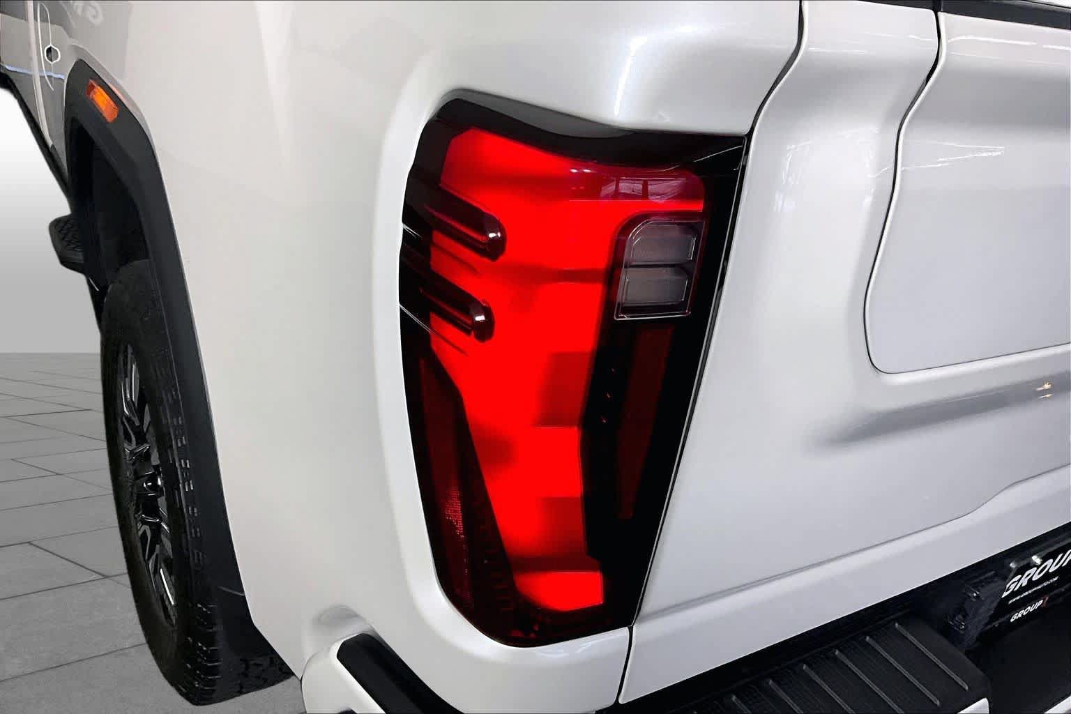 Used 2024 GMC Sierra 2500 Denali w/ Denali Reserve Package AWD/4WD image 28