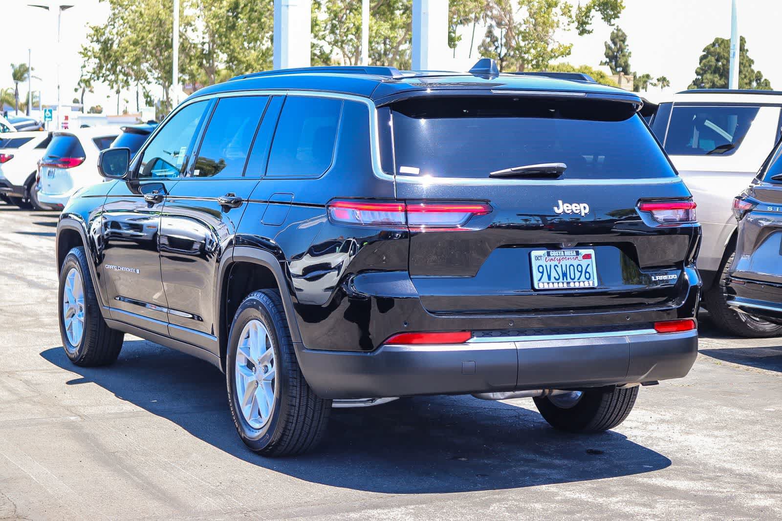 Used 2025 Jeep Grand Cherokee L Laredo RWD image 6