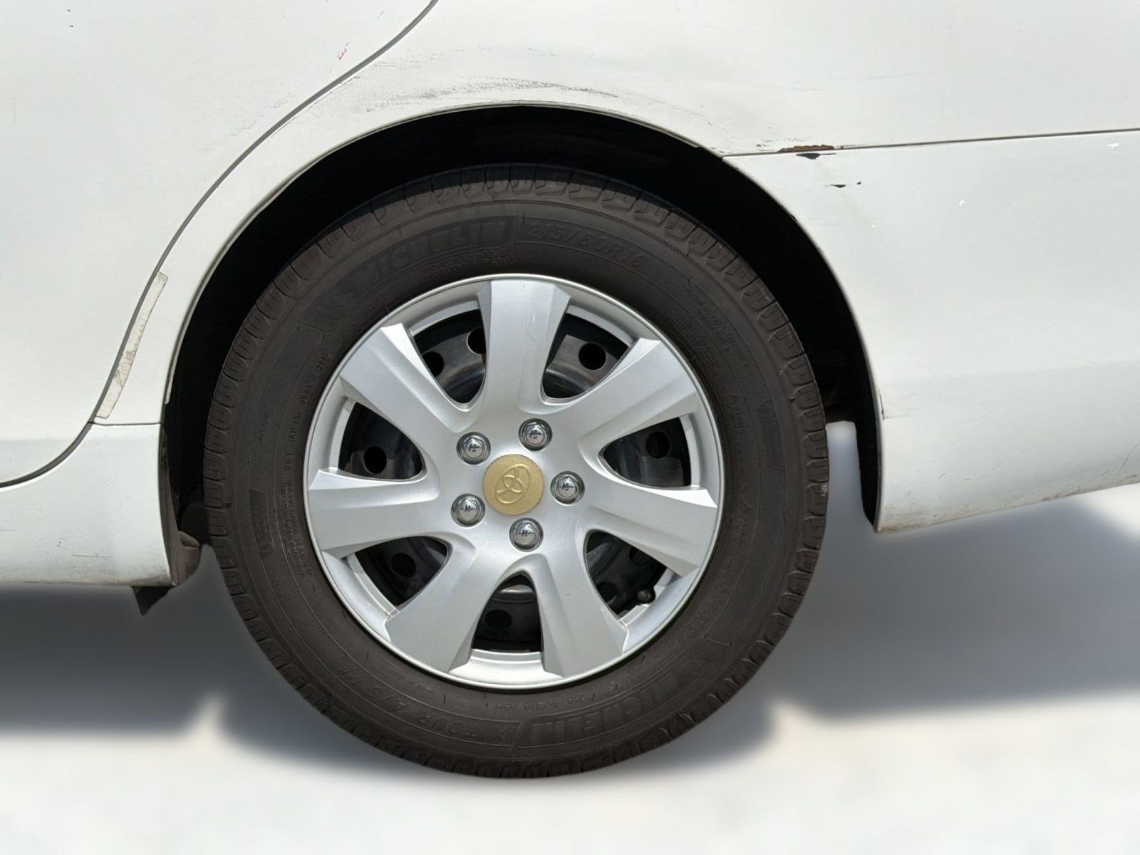 Used 2011 Toyota Camry LE FWD image 13