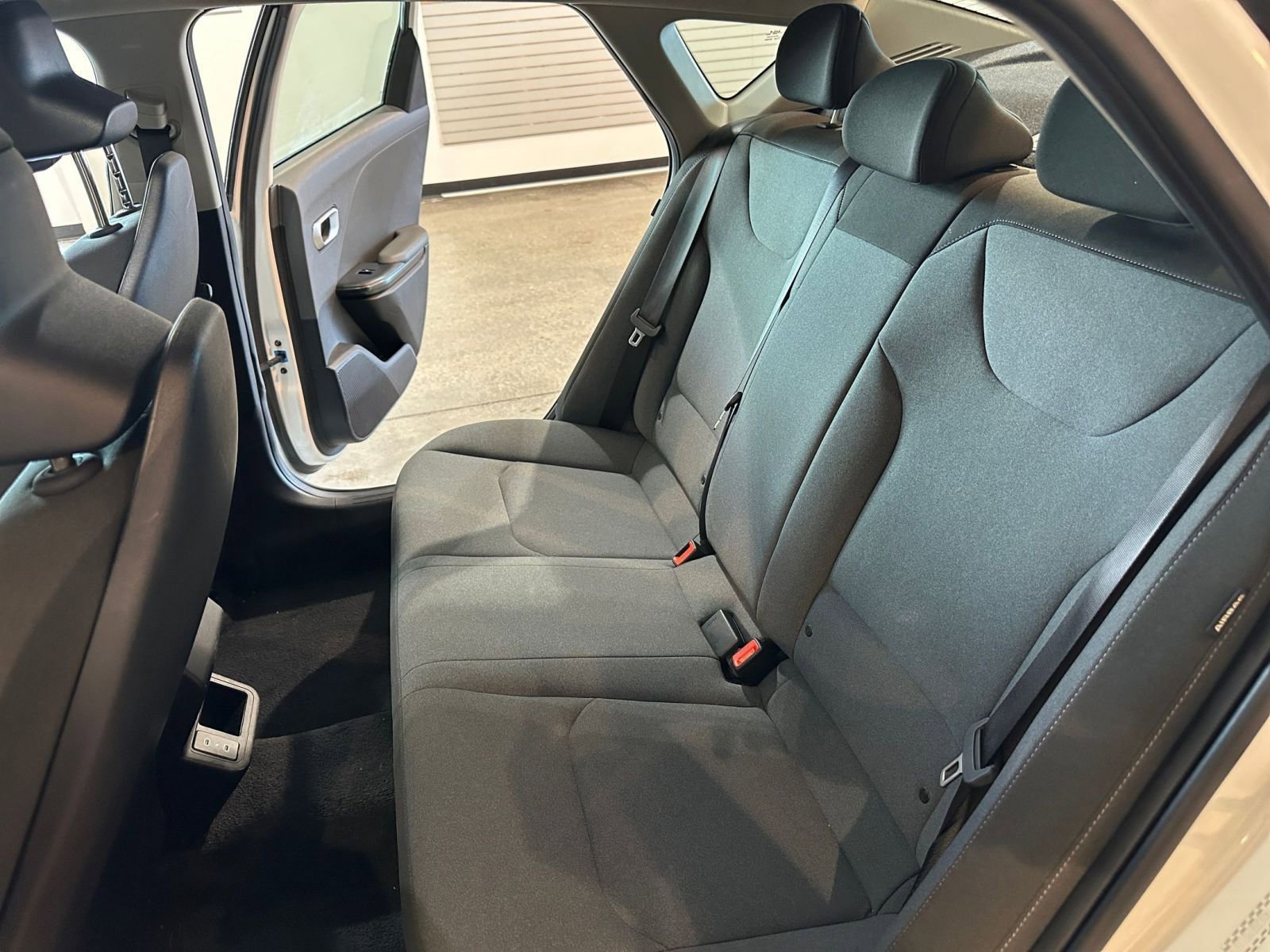 Used 2025 Kia K4 LXS image 38