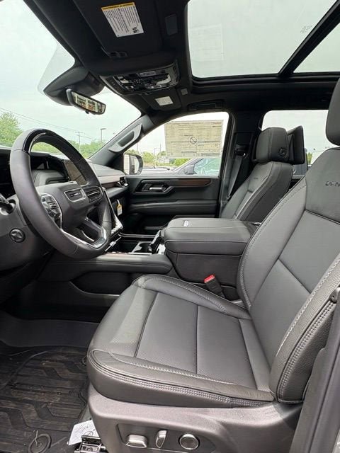 New 2026 GMC Yukon XL Denali w/ Denali Reserve Package AWD/4WD image 14
