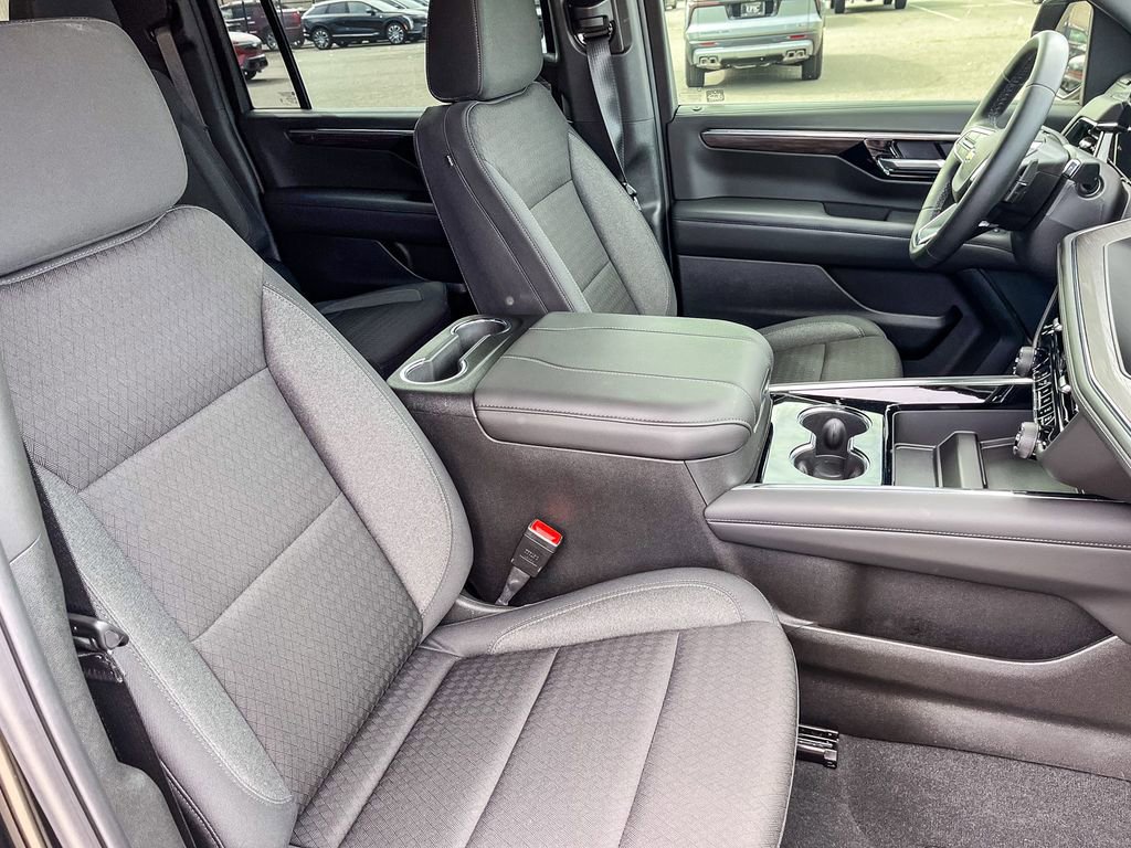 Used 2026 Chevrolet Suburban LS image 15