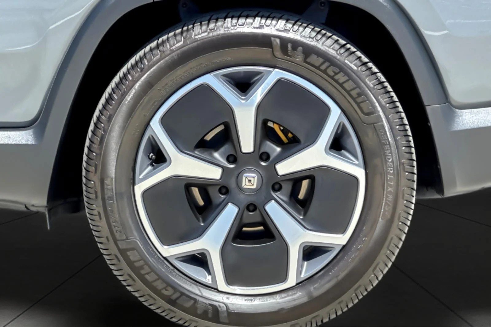 Used 2024 Rivian R1S Adventure AWD/4WD image 23