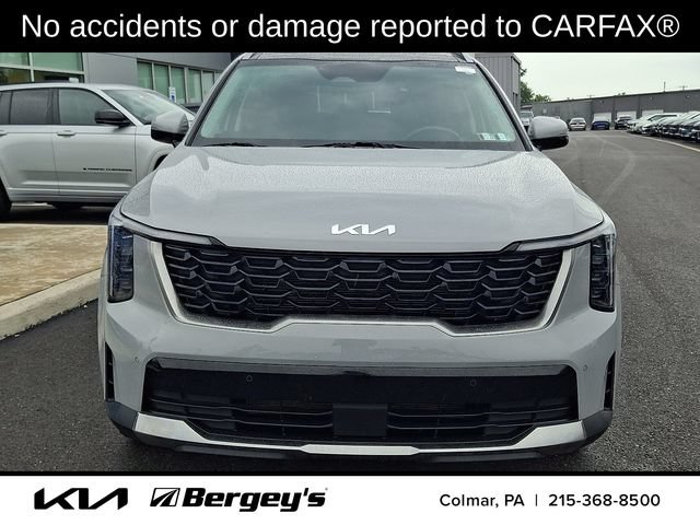 Certified 2025 Kia Sorento S w/ Panoramic Sunroof Package AWD/4WD image 2