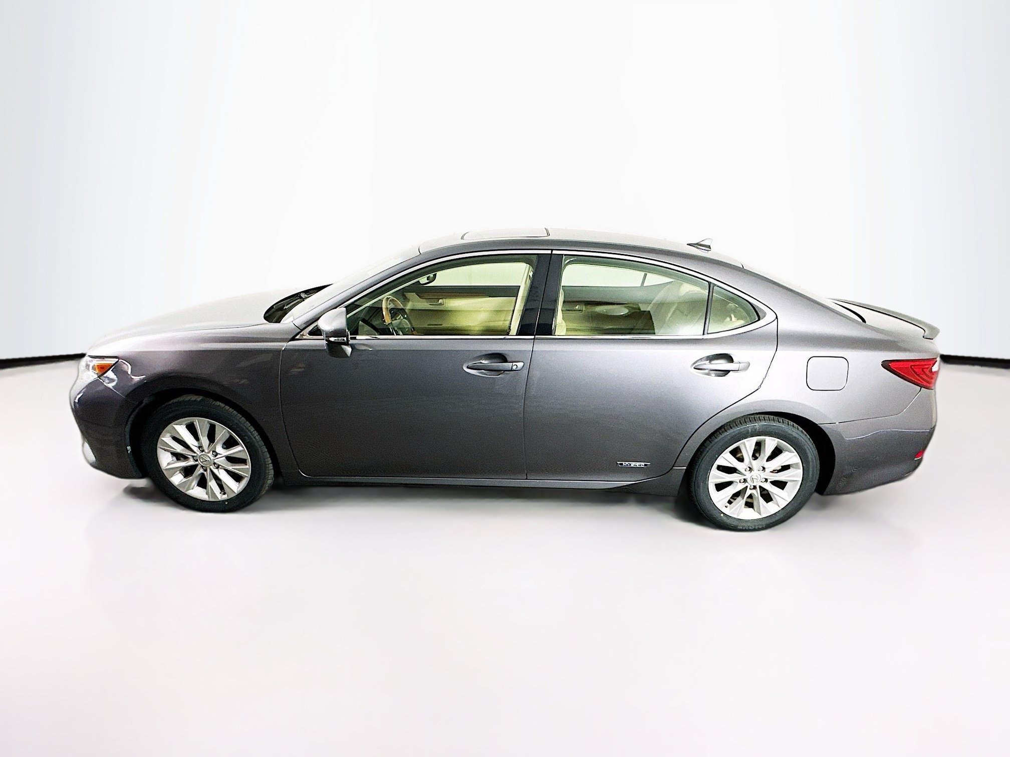 Used 2013 Lexus ES 300h w/ Premium Pkg FWD image 4
