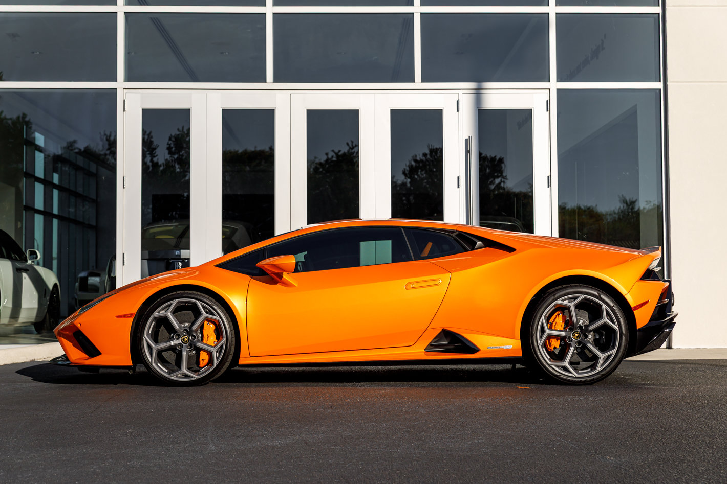 Used 2023 Lamborghini Huracan EVO RWD image 9