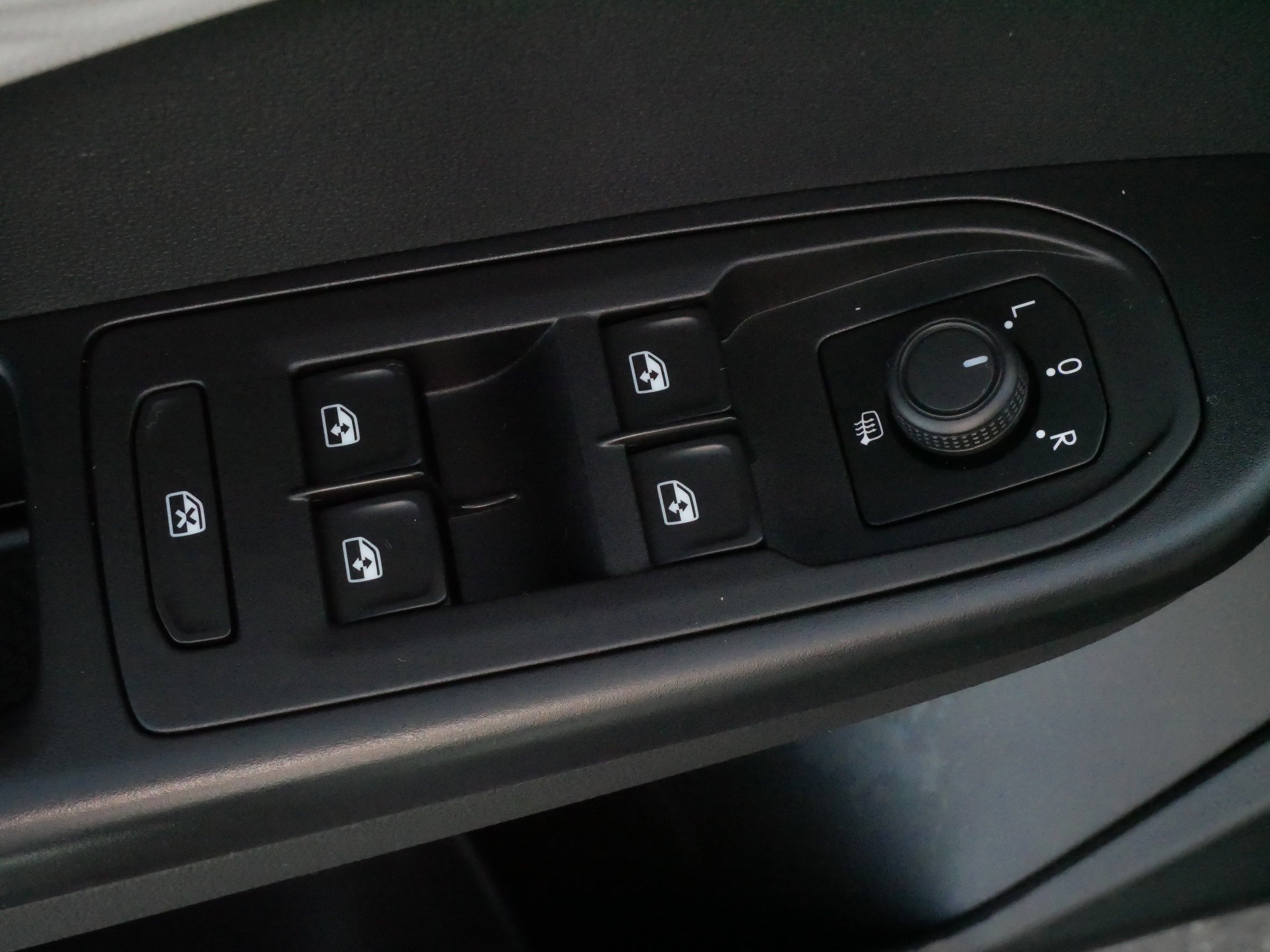 Used 2022 Volkswagen Taos S image 19