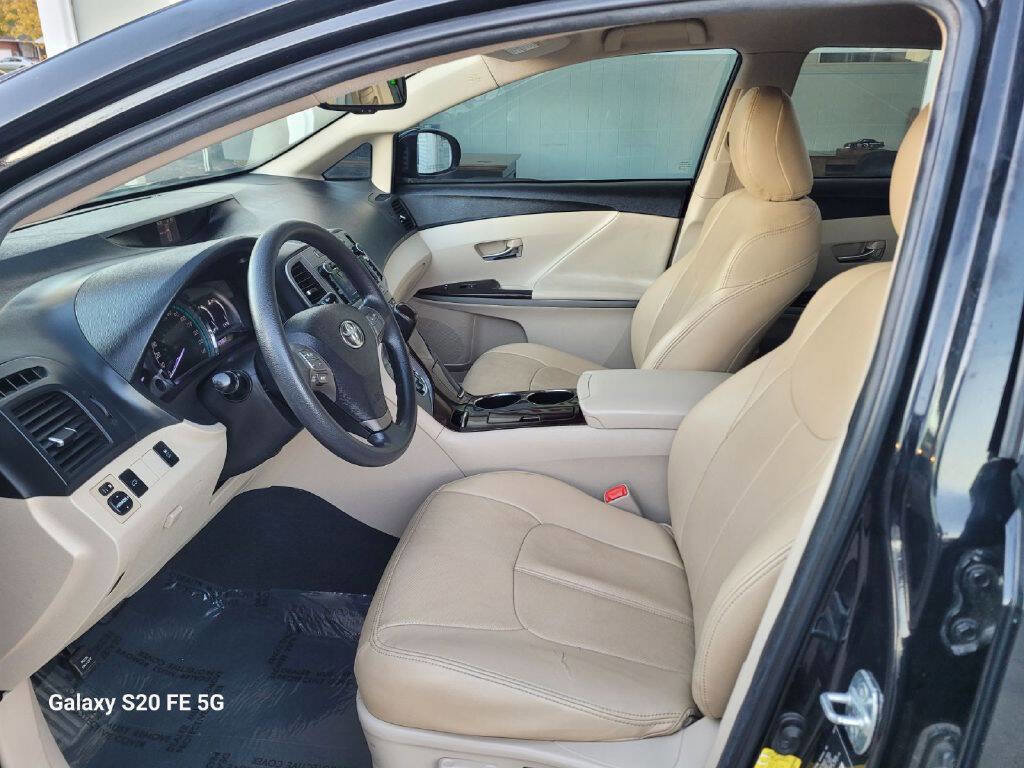 Used 2011 Toyota Venza FWD V6 4dr Crossover w/ Convenience Pkg image 9