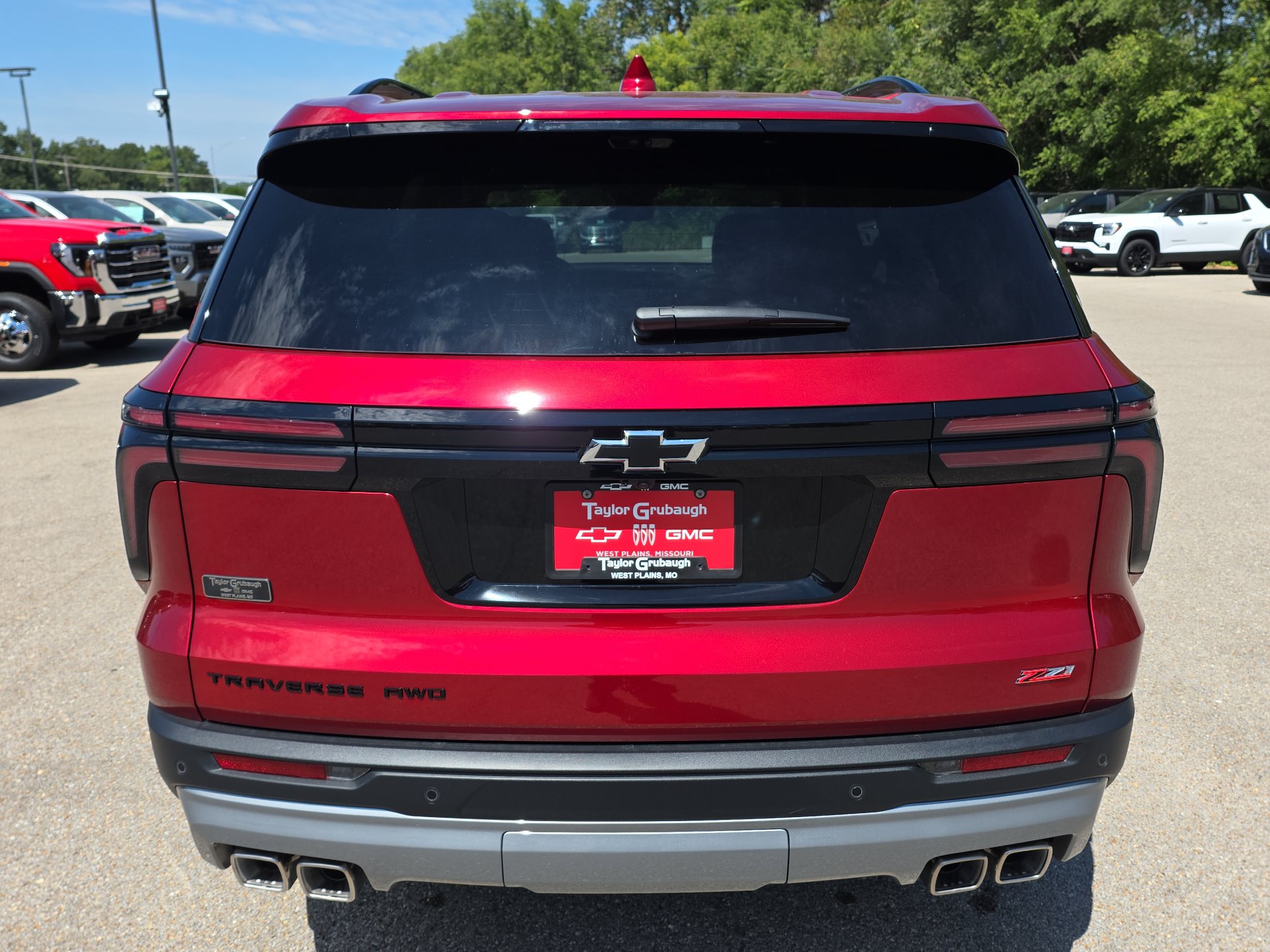 New 2026 Chevrolet Traverse Z71 w/ Enhanced Driving Package AWD/4WD image 7