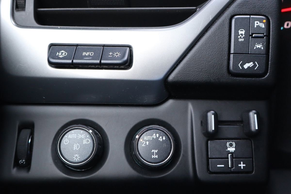 Used 2018 Chevrolet Tahoe Premier image 17