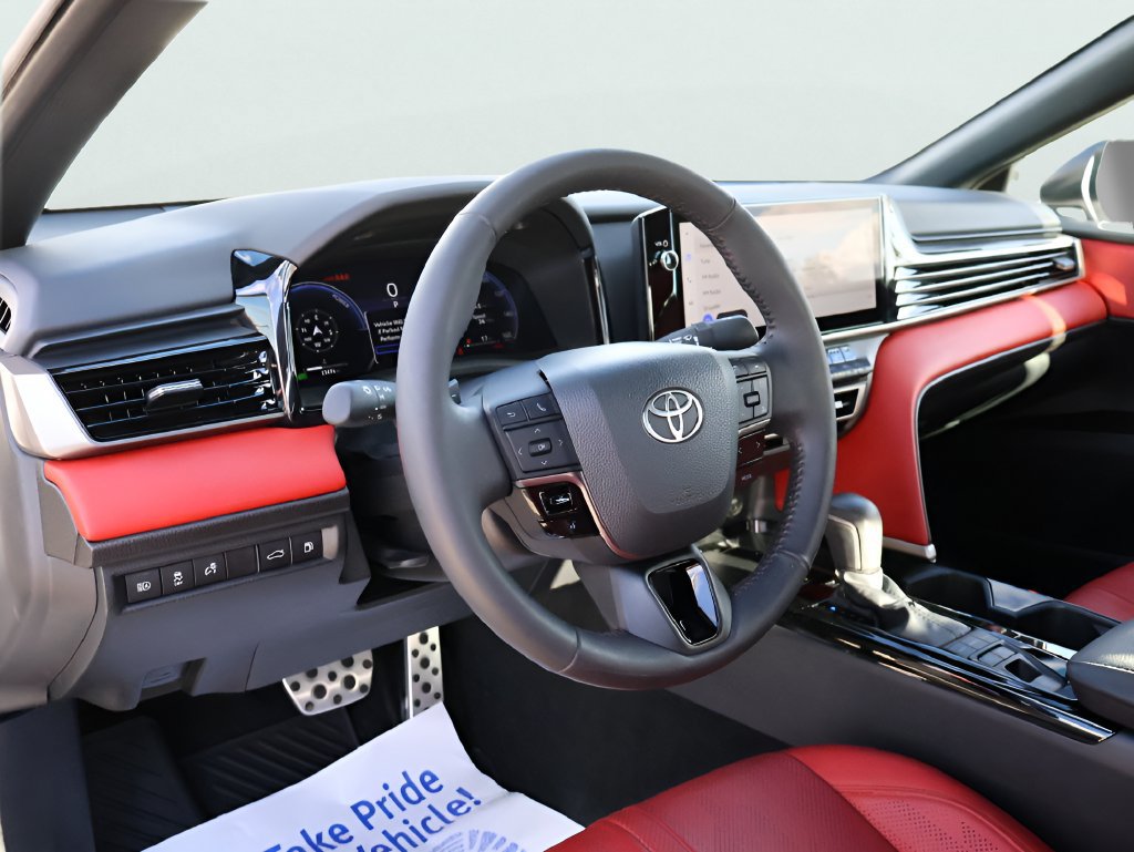Used 2025 Toyota Camry XSE FWD image 18