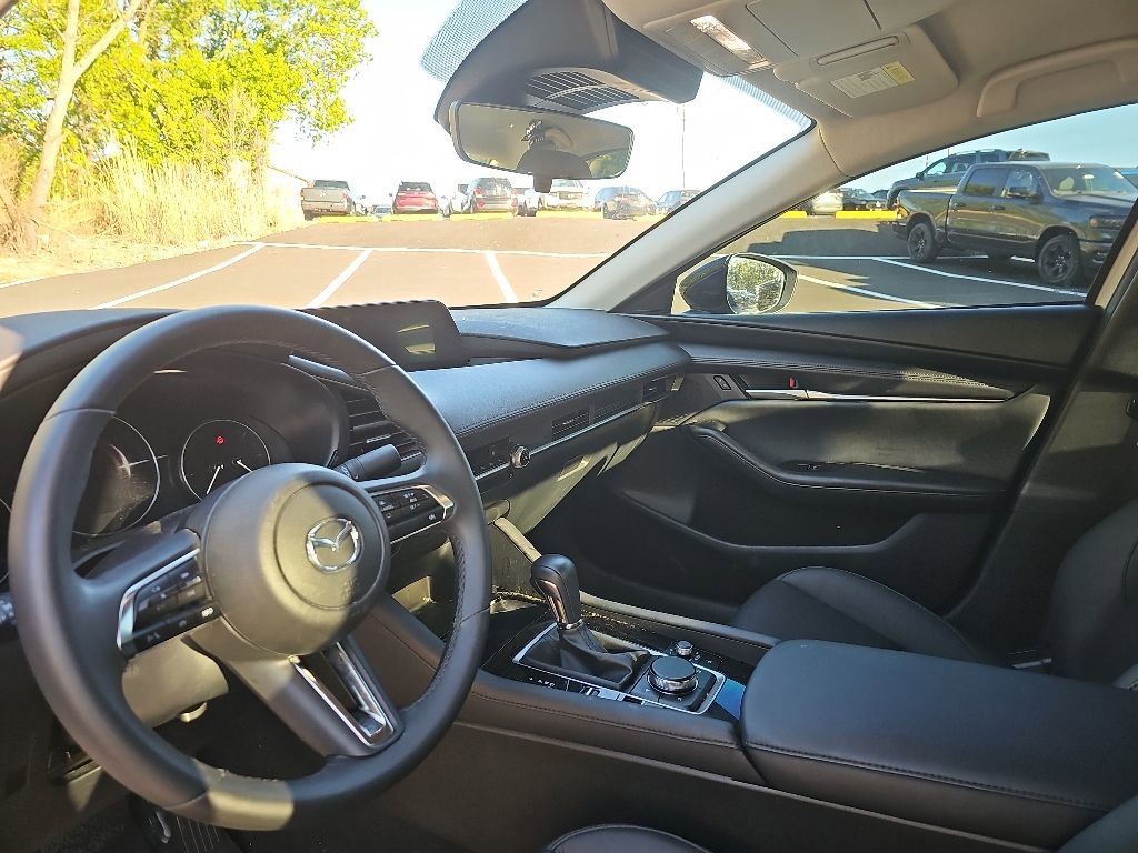 Used 2024 MAZDA MAZDA3 s FWD image 9
